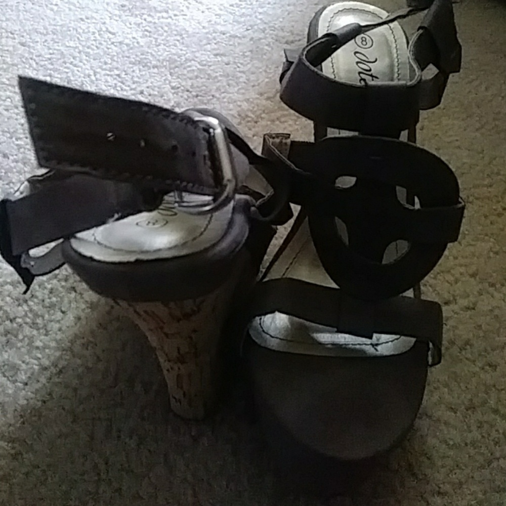 Platform sandals